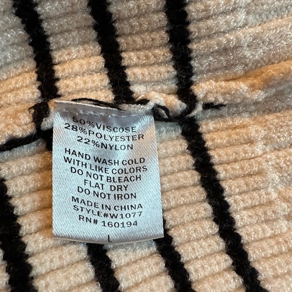 Neutral Ground Strip Sweater Vest size L - Picture 5 of 5